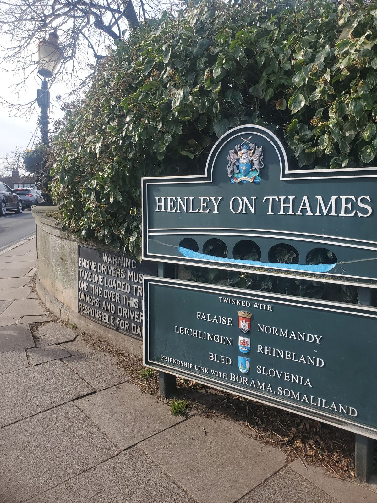 Henley on Thames town sign in a bridge