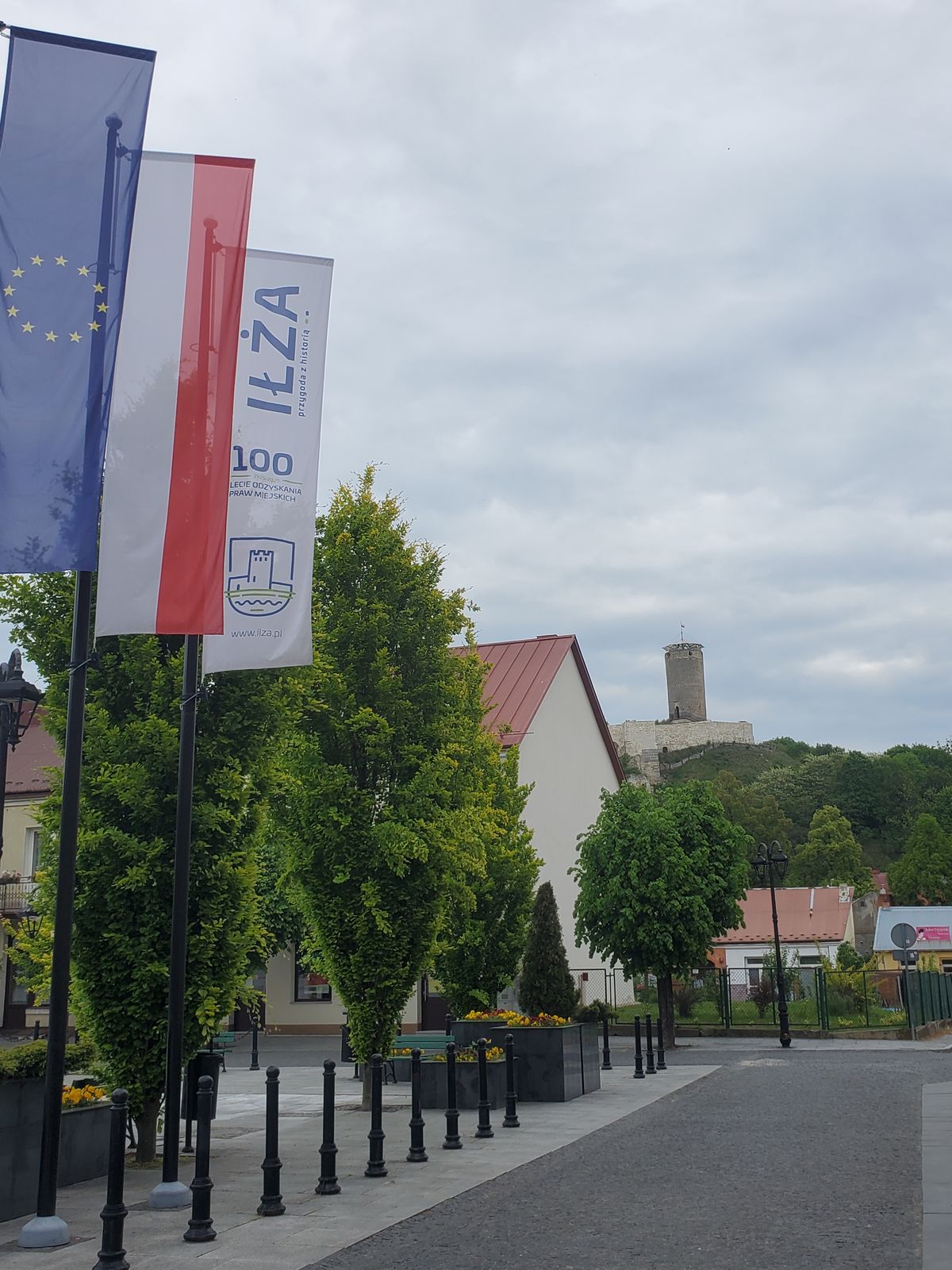 Iłża town sign in a pole flag